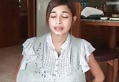 பிளாக் ஸ்டாலியன் கழுதை அழகான லொலிடாவில் ஃபக்ஸ்