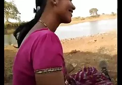 இரண்டு கருப்பு பிட்சுகள் வெள்ளை அடிமையைத் தூண்டின