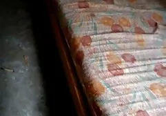 புண்டை விரல்களை சுயஇன்பம் செய்த பிறகு கருங்காலி புண்டை புண்டை