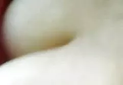 பையன் ரஷ்ய கொடுப்பனவை எடுத்து கழுதைக்குக் கொடுத்தான்