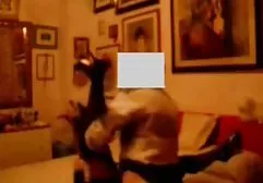 இரண்டு லெஸ்பியன் குத பந்துகளுடன் வேடிக்கையாக உள்ளது