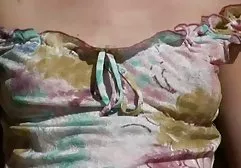 ரஷ்ய மில்ஃப் மகனுக்கு செக்ஸ் கற்பிக்கிறார் மற்றும் அவரது டிக் உறிஞ்சினார்