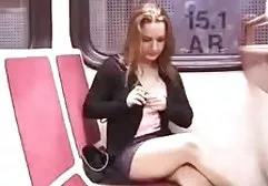 கரடுமுரடான ரஷ்ய மாணவர்கள் இரண்டு காகசியர்கள்