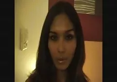 சீக்கி லெஸ்பியன் தன் நண்பனைக் கட்டினான்