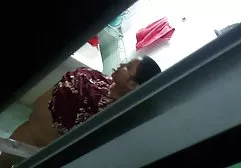 சூடான கழுதை தேனா டானிலாவின் ஆண்குறியில் இருக்கட்டும்