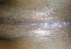 பெண்கள் ஒரு லெஸ்பியன் மூன்றுபேரை உருவாக்கினர்