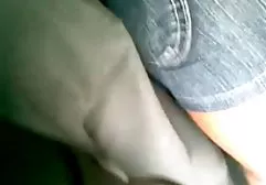 அண்ணாவின் இறுக்கமான கழுதை உற்சாகமான சேவலை எடுக்கிறது