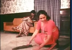 நீல பையன் பையனை ஒரு தனியா செய்கிறான்
