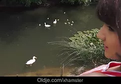 சன்ஸ் ஃப்ரை மலிவு அழகான நர்ஸ்