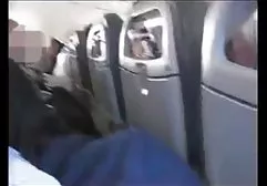 கேமராவில் காட்டப்படும் காலுறைகளில் மார்பளவு அழகி