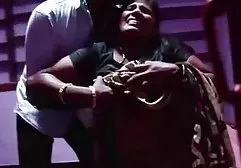 வழுக்கை கனா மெல்லிய பள்ளி மாணவியை டிக் மீது இழுத்தார்