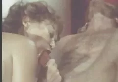 மினியேச்சர் ரஷ்ய குஞ்சு படுக்கையில் செக்ஸ்