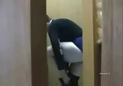 டிரினிட்டி ஒரு குறுகிய ஆசனவாயில் ஒரு அதிர்வு செருகும்