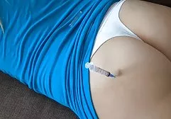 மகள்-சேரி அப்பாவுக்கு பல்வேறு போஸ்களில் தருகிறார்