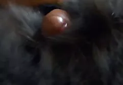 கறுப்பு காதலர்கள் லொலிடாவை சுழல்கிறார்கள்