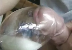 கொழுத்த கருப்பு பெண் ஒரு வெள்ளை ஊழியரை உறிஞ்சுவார்
