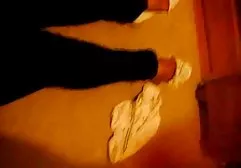 இரண்டு அழகான பிட்சுகள் ஒரு ஸ்டாலியனுடன் குத உடலுறவு கொள்கின்றன