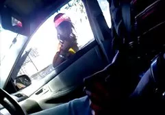 படுக்கையில் காலை உணவு உணர்ச்சிவசப்பட்ட உடலுறவாக மாறியது