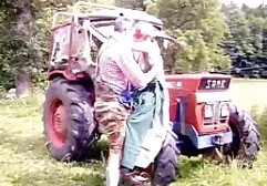 ஒல்யாவின் ஜூசி கழுதை புணர்ந்தது
