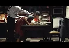 18 வயது அழகான குஞ்சு பையன் அவள் தொப்பியை நக்கினான்
