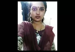 திருமதி ஜூலியா பொருள் பையனின் கால்களை நக்க கட்டாயப்படுத்தினார்