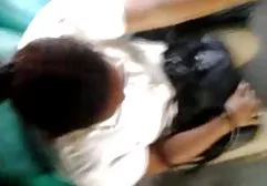 பஸ்டி முதிர்ந்த டீன் ஒரு நீக்ரோ ரக் கூலை உறிஞ்சினார்
