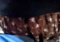 பெரிய பால் கறக்கும் கவர்ச்சியான குஞ்சுகள் மூடுகின்றன