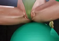 மனிதன் தன் வாயில் தன்னை முடித்துக் கொண்டான்