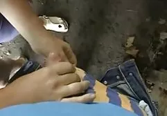பெண் தனியார் நடிப்பில் கடுமையாகப் பழகினார்