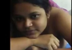 கார்ஜியஸ் ஃபக் வாய்வழி செக்ஸ் கொண்ட ஒரு பையனைத் தூண்டியதுடன், அவளது டிக் புண்டையுடன் நுழைந்தது