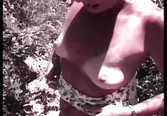 கட்டுமான கருவிகளுடன் வேடிக்கை பார்க்கும் ரஷ்ய குஞ்சுகள்
