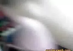 அரட்டை ரூன்டெக்கில் பொன்னிற பெண் டிரான்ஸ் சுயஇன்பம்