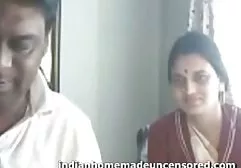 சூடான குஞ்சுகள் தோழர்களை வருகை தந்து கேங்பாங்கிற்கு கவர்ந்திழுக்க அழைத்தன