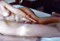 மணமகள் மற்றும் அவரது லெஸ்பியன் காதலியுடன் பிரமிக்க வைக்கும் மணமகன் செக்ஸ்