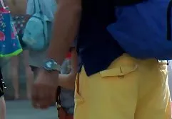 ஆண்கள் மனைவியை இரண்டு டிக்கில் ஒன்று