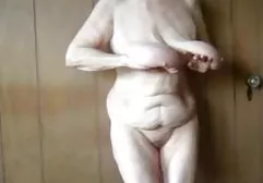 சாத்தானில் ரஷ்ய குரல் நடிப்பு பந்துடன் ஆபாச படம்