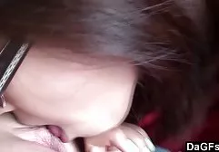 குழந்தையை மயக்குவது கருப்பு காதலனின் ஆண்குறியை உறிஞ்சும்
