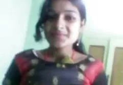 அழகான எலிசா கனாவுடன் இறுக்கமான கழுதையில் மோதியது