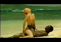 ஜெர்மன் தனது அதிர்ஷ்டத்துடன் உணர்ச்சியுடன் துப்புகிறான்