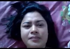 ஓல்ட் லிசா தனது ஹேரி தொப்பியை அதன் எல்லா மகிமையிலும் திறக்கிறது