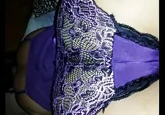 அழகான இடையகங்களுடன் கூடிய சுயஇன்பம் பொன்னிற குஞ்சுகள்