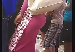 கறுப்பன் உணர்ச்சியுடன் ஒரு வெள்ளை பிச் பிராந்தி துப்புகிறான்