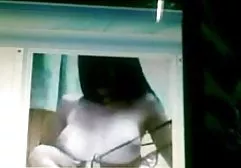 ரஷ்ய மேஜர் ஒரு பெண்ணை தனது விருப்பத்திற்கு எதிராக ஒரு உல்லாச ஊர்தியில் பிடித்தார்