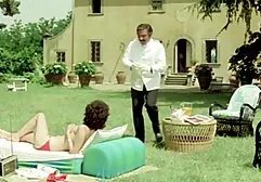 பத்தொன்பது வயதான ஜாஸ்மின் உடலுறவு கொள்ள விரும்புகிறார்