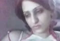 ஒரு ஜோடி டவுட் டூட்ஸ் ஒருவருக்கொருவர் கழுதை